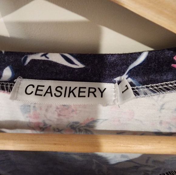 Ceasikery Floral Print Blouse Short Sleeve - Picture 3 of 3